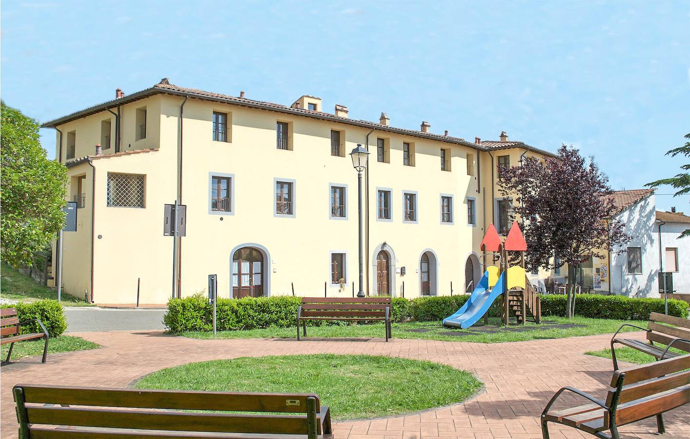 Entire vacation apartment, Santa Luce Poolside Apartment with WiFi & Parking in Santa Luce, Etruscan Coast