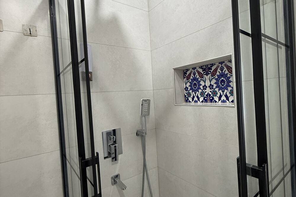 Apartamento entero, 5-Min Walk to Göynük Beach • Mountain View Balcony Studio in Göynük, Kemer