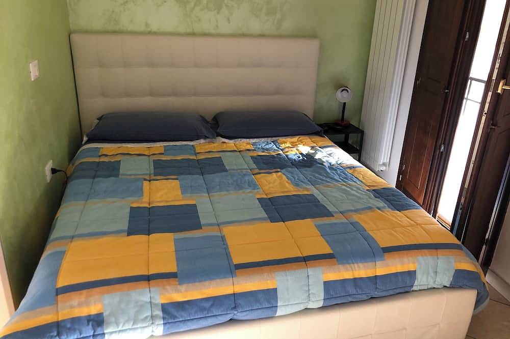 Entire apartment, Mdm Apartament near City Center, Pubs, Restaurants, Takeaway, Pizza in Ravenna, Ravenna Province