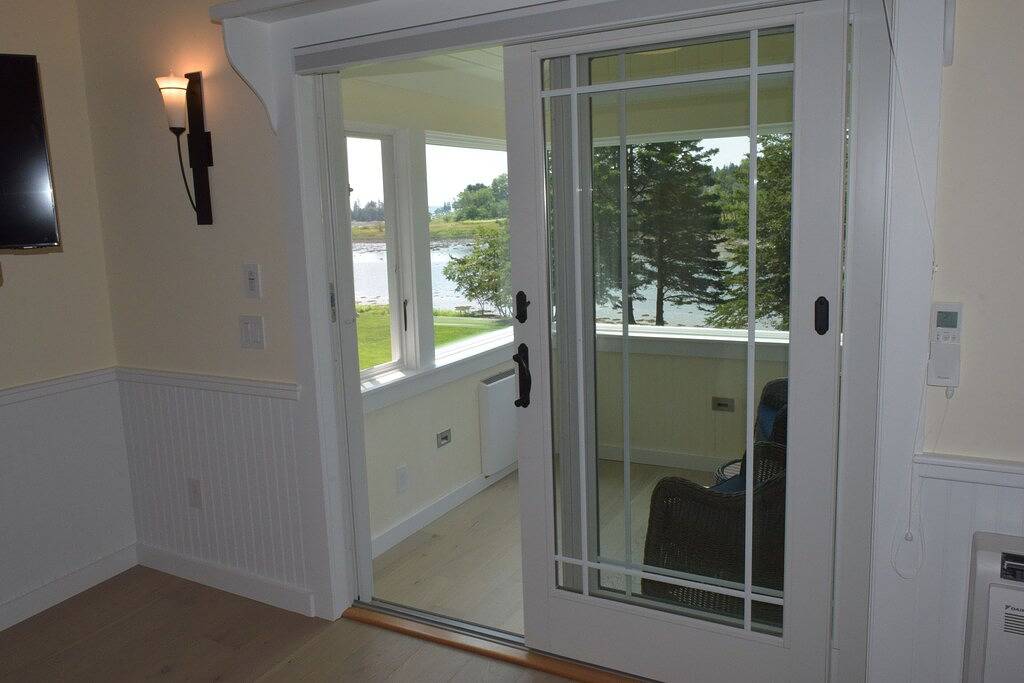 Elegant oceanfront home on Bass Harbor close to Acadia National Park in Tremont, Acadia Nationalpark
