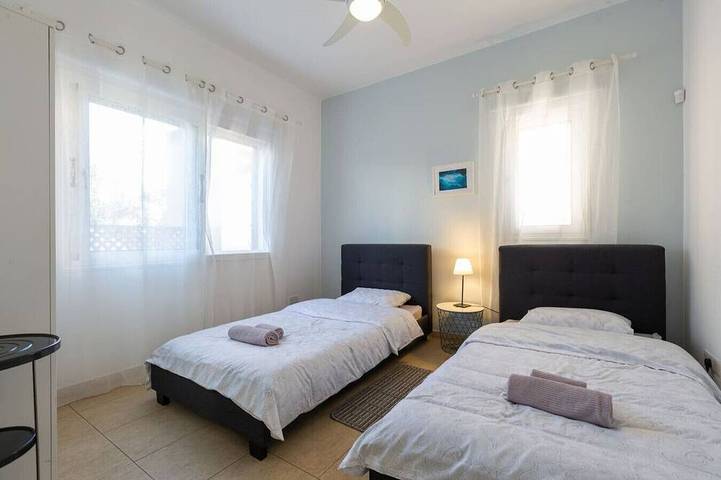 Location de vacances pour 10 personnes, avec jardin ainsi que jacuzzi et balcon à Coral Bay - 3