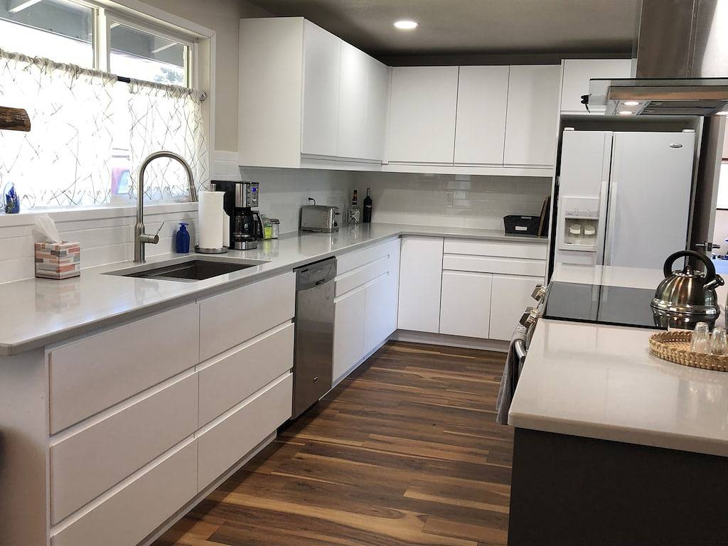 Falcon House - Pet friendly, next to city park and just 5 blocks from the beach. in Rockaway Beach, Tillamook County