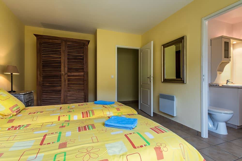 Bright 6-person villa in the heart of the Gâtine regionrental March to October in Les Forges, Deux-Sèvres