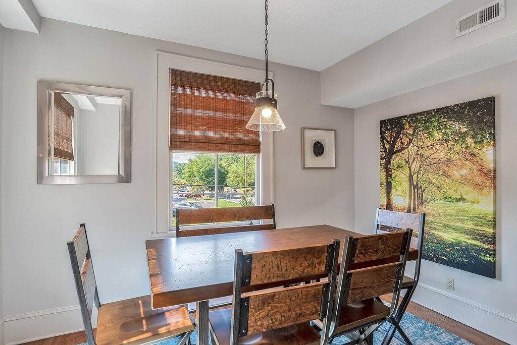 Ganze Wohnung, Historic Charlotte Street Condo in Blue Ridge Parkway, Asheville