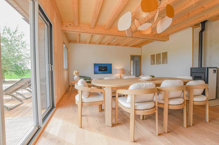 Gîte pour 8 personnes, avec Terrasse ainsi que Jardin et Piscine à Géraudot - 2