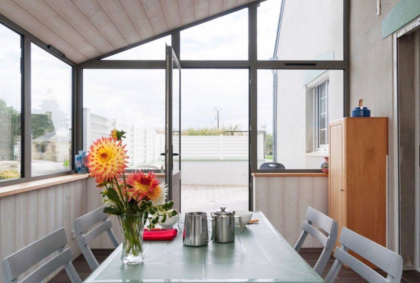 Maison de vacances « Gîte Ty Véranda » avec terrasse privée et jardin commun in Plomodiern, Iroise