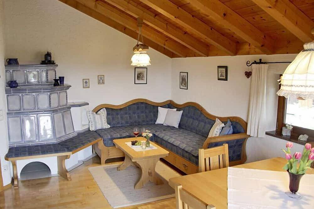 Ganze Wohnung, Ferienwohnung 75 qm, für 4 Personen mit Kachelofen und Balkon in Übersee, Chiemsee