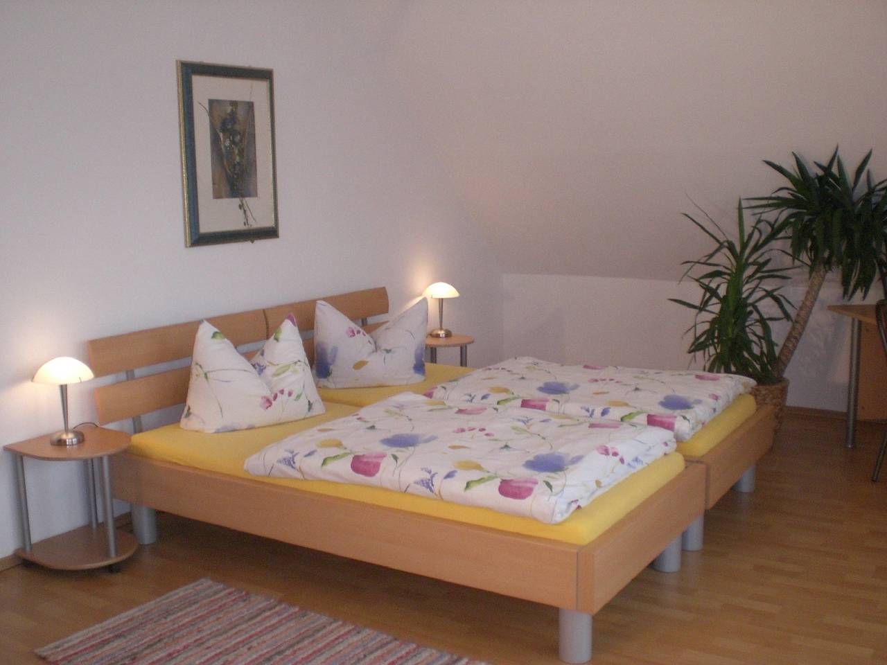 Haus Ziegler - Ferienwohnung (120qm) mit Balkon und Wlan in Kolitzheim, Fränkisches Weinland