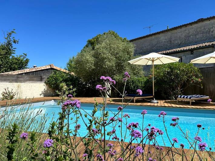 Gîte pour 6 personnes, avec Terrasse ainsi que Jardin et Piscine à Galgon