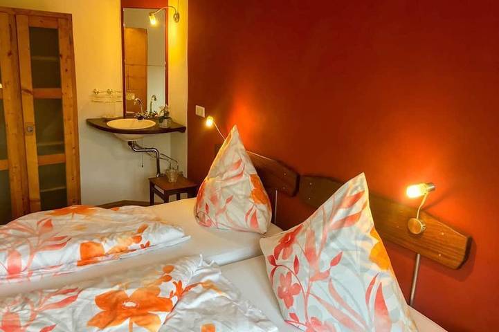 Ferienwohnung für 7 Personen, mit Balkon und Whirlpool sowie Garten in Kleines Wiesental - 2