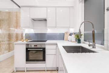 Vacation Rental for 6 Guests in Kensington and Chelsea, London, Picture 2