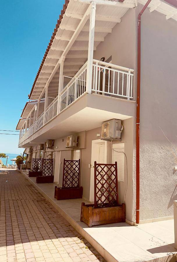 Salty Sea View Apartments in Polychrono, Cassandra