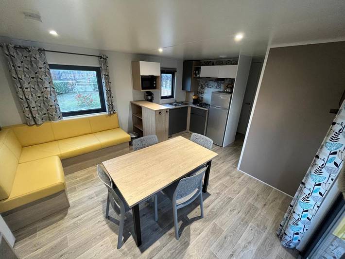 Camping pour 6 personnes, avec bassin pour enfant ainsi que piscine et jardin à Torreilles - 3