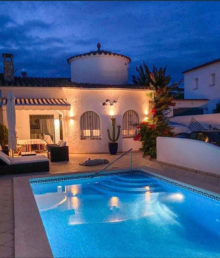 Chalet para 6 personas, con piscina y jardín - 1