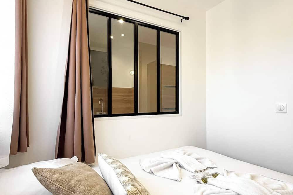 Entire apartment, Hoche A 22 - One Bedroom Apartment, Sleeps 3 in Le Pré-Saint-Gervais, Seine-Saint-Denis