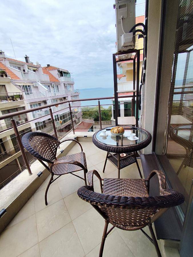 Apartament wakacyjny dla 4 osób, z taras i widok, zwierzęta dozwolone w Pomorie