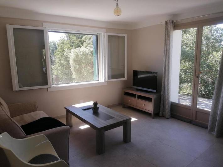 Gîte pour 4 personnes, avec vue ainsi que terrasse et jardin à Aniane - 2