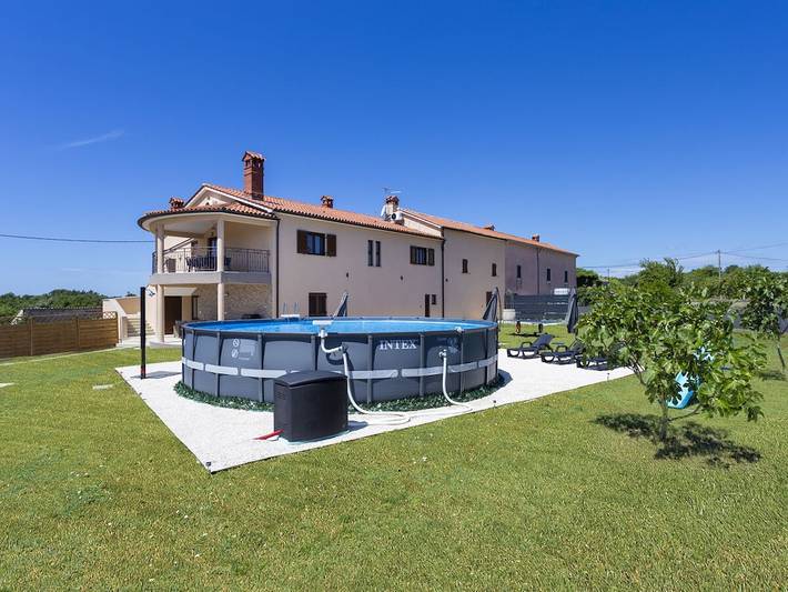 Ferienhaus für 7 Personen, mit Pool und Garten sowie Terrasse, mit Haustier - 1