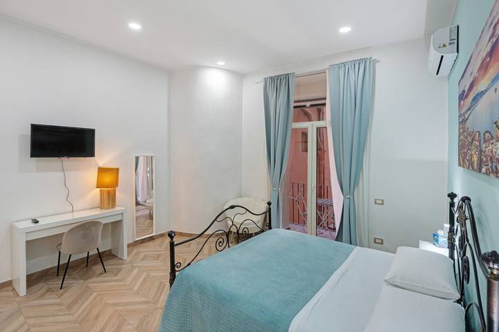 Appartamento intero, Appartamento 'A casa re nonni' con Balcone, Wi-Fi e Aria Condizionata in Napoli, Napoli e dintorni