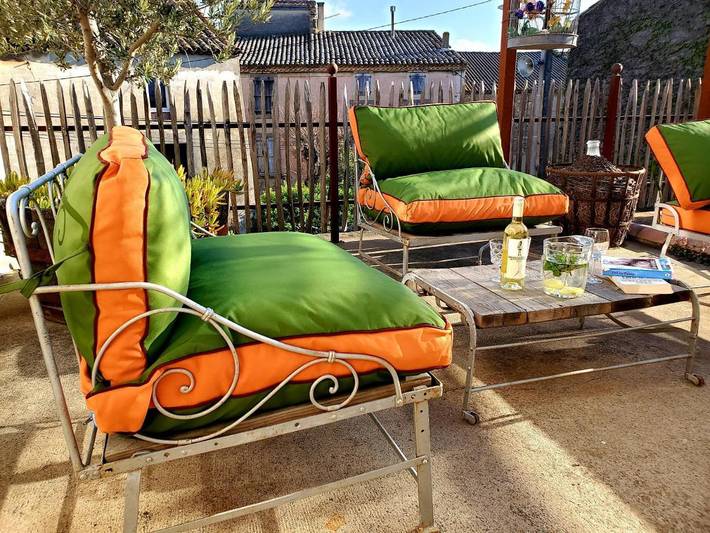 Location de vacances pour 12 personnes, avec vue et piscine ainsi que sauna et terrasse, adapté aux familles à Villedaigne - 3