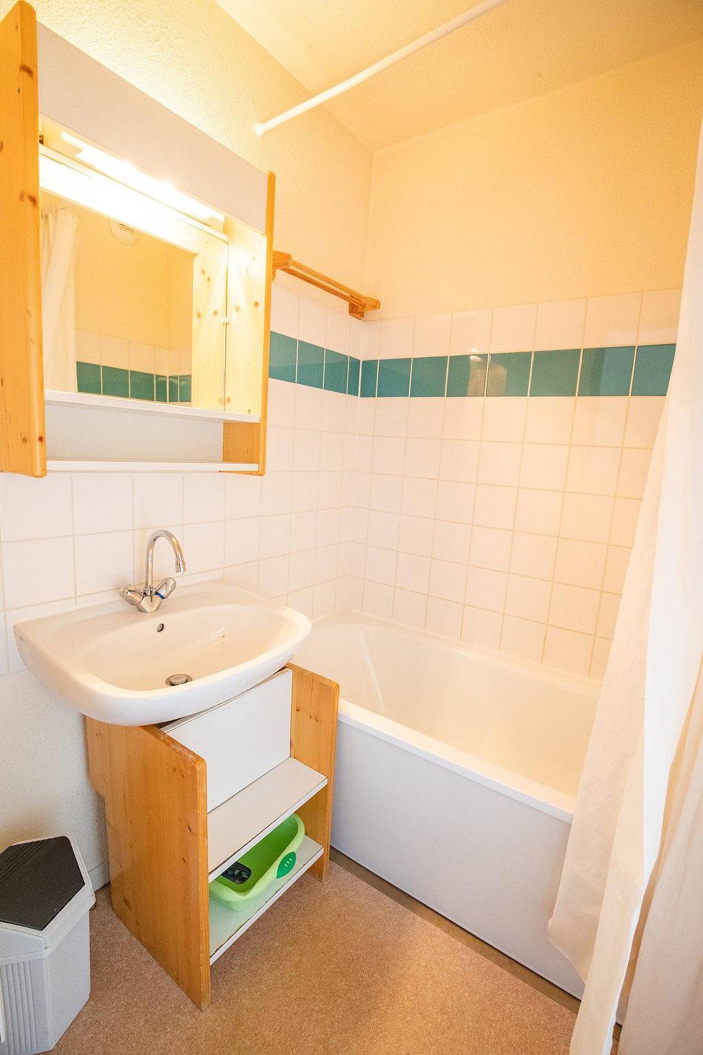 Studio entier, Résidence du Cheval Blanc - Studio cabine 4 personnes (15) in Valfréjus, Modane