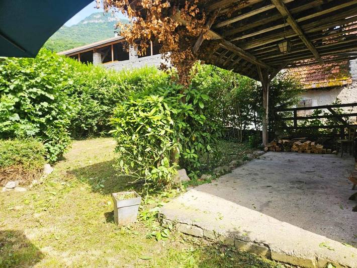 Location de vacances pour 10 personnes, avec terrasse, animaux acceptés à Jongieux - 2