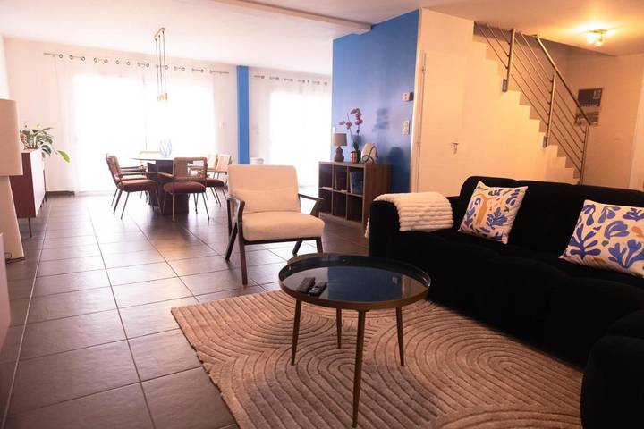 Gîte pour 6 personnes, avec jardin, animaux acceptés à Vézeronce-Curtin - 3