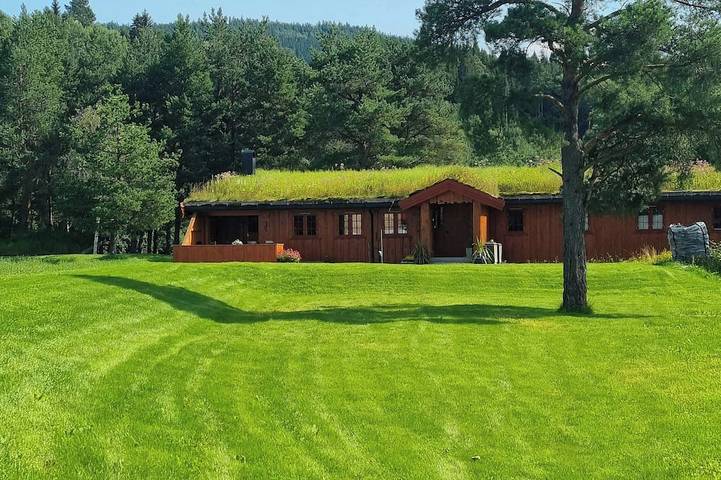 Ferienhaus für 9 Personen, mit Balkon und Garten