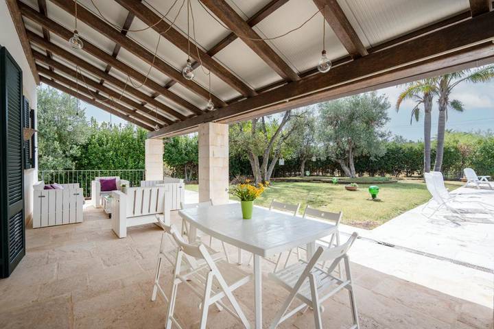 Location de vacances pour 8 personnes, avec jardin ainsi que piscine et terrasse à Noicàttaro - 3