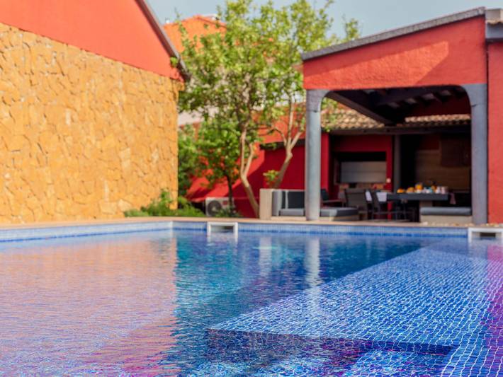 Casa de férias para 8 pessoas, com jardim e terraço e ainda piscina em Aroeira