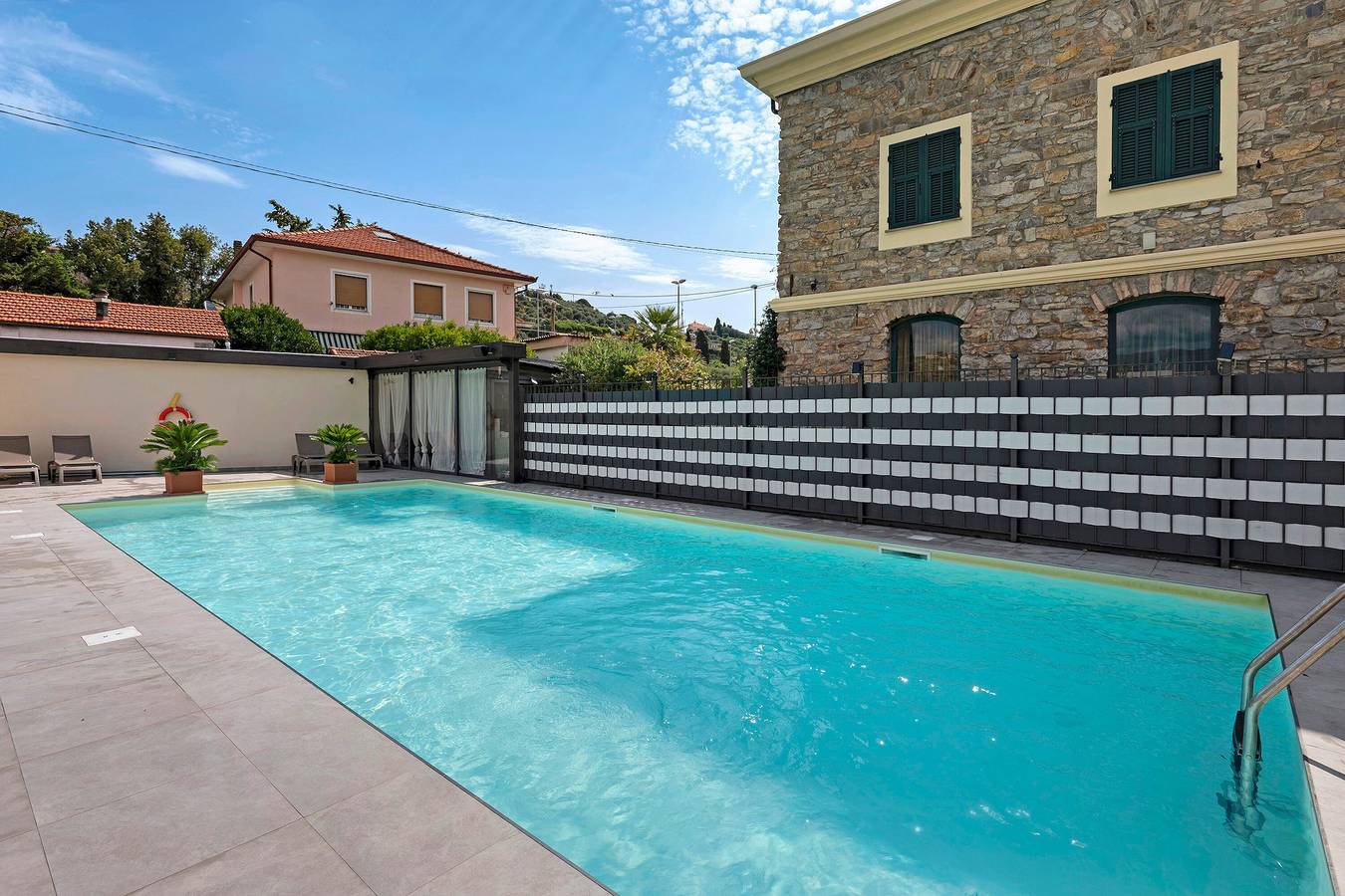 Ferienhaus 'Casa Margherita' mit Gemeinschaftspool, Wlan und Klimaanlage in Porto Maurizio, Imperia