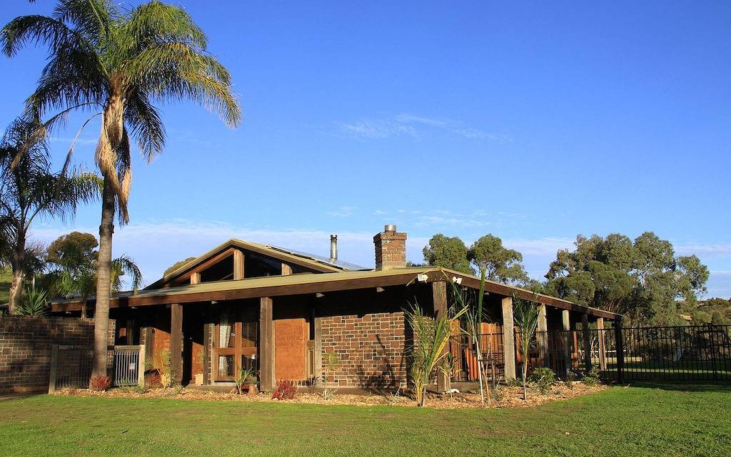 Abgeschiedenes künstlerisches Irdenhaus mit Spa-Luxus in South Australia