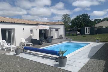 Cottage pour 5 personnes, avec terrasse et jardin à Semussac