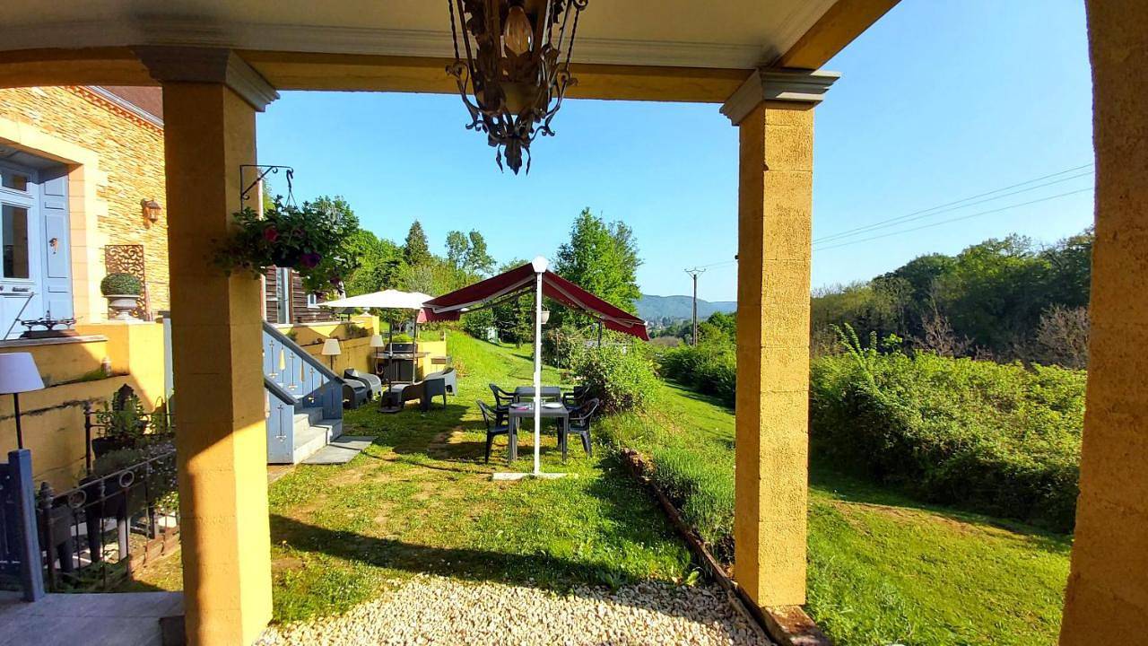 Bonbon Chambre d'hôtes in Saint-Julien-de-Lampon, Quercy