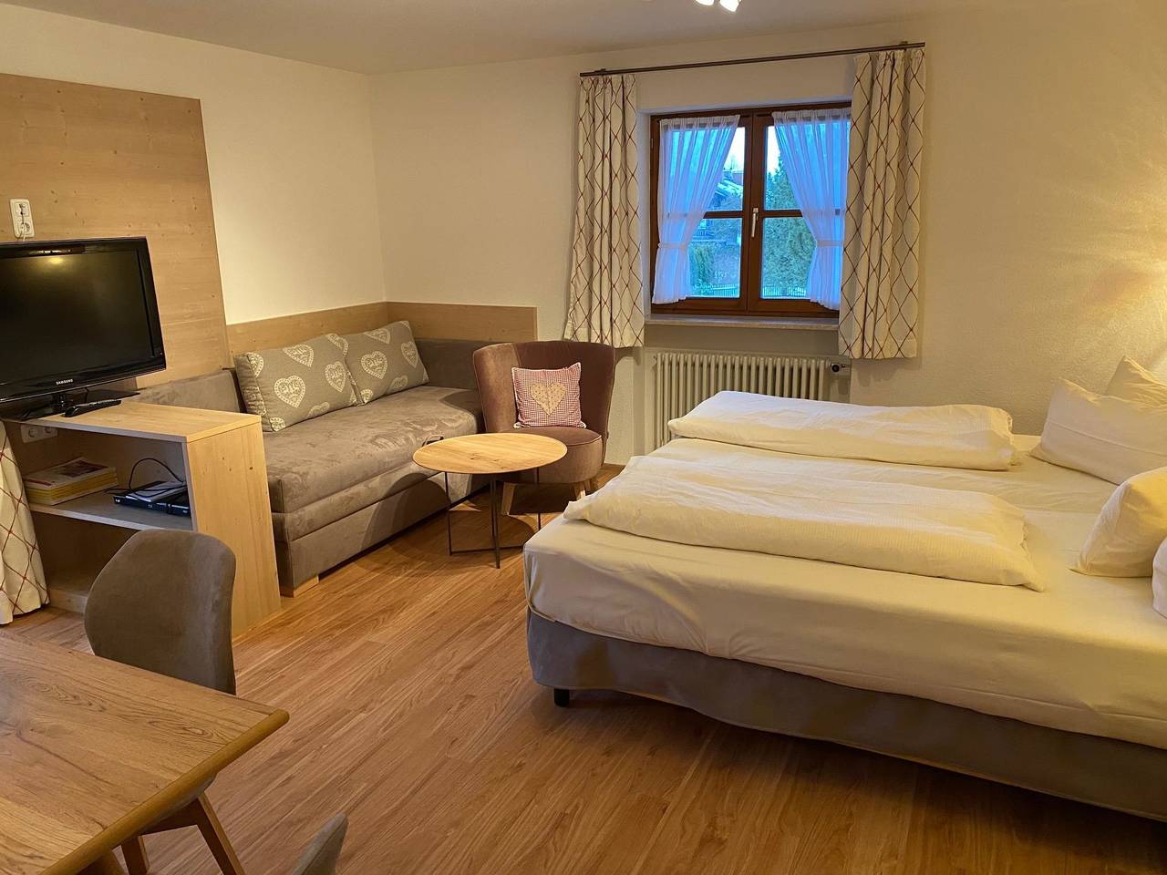 Geheel vakantieappartement, Fewo Hohes Schloss Appartement 3 in Neuschwanstein, Füssen