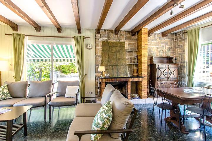 Chalet para 6 personas, con jardín, Se admiten mascotas en Bajo Llobregat - 3