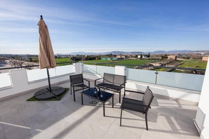 Appartamento per 5 persone, con Balcone e Terrazza nonché Panorama a Churriana de la Vega