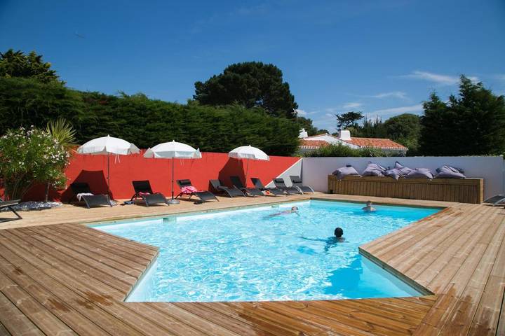 Hôtel pour 4 personnes, avec Terrasse et Jacuzzi ainsi que Piscine et Sauna