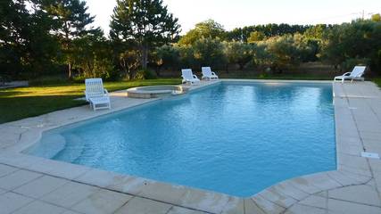 Gîte pour 6 personnes, avec jardin et jacuzzi ainsi que balcon et piscine à Cazouls-d'Hérault