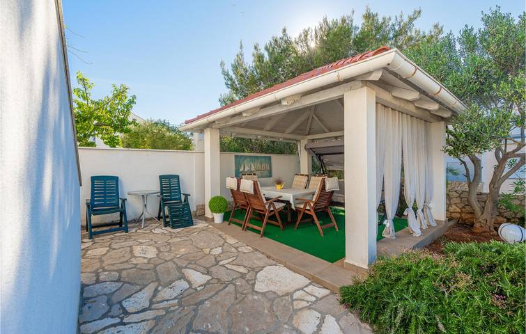 Ferienwohnung für 4 Personen, mit Terrasse und Garten auf Vir - 3