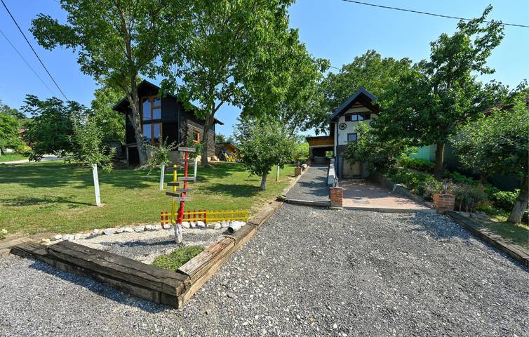 Ferienhaus für 5 Personen, mit Whirlpool und Terrasse sowie Garten und Sauna