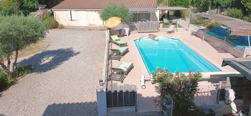 Gîte pour 4 personnes, avec jardin ainsi que piscine et terrasse à Peypin