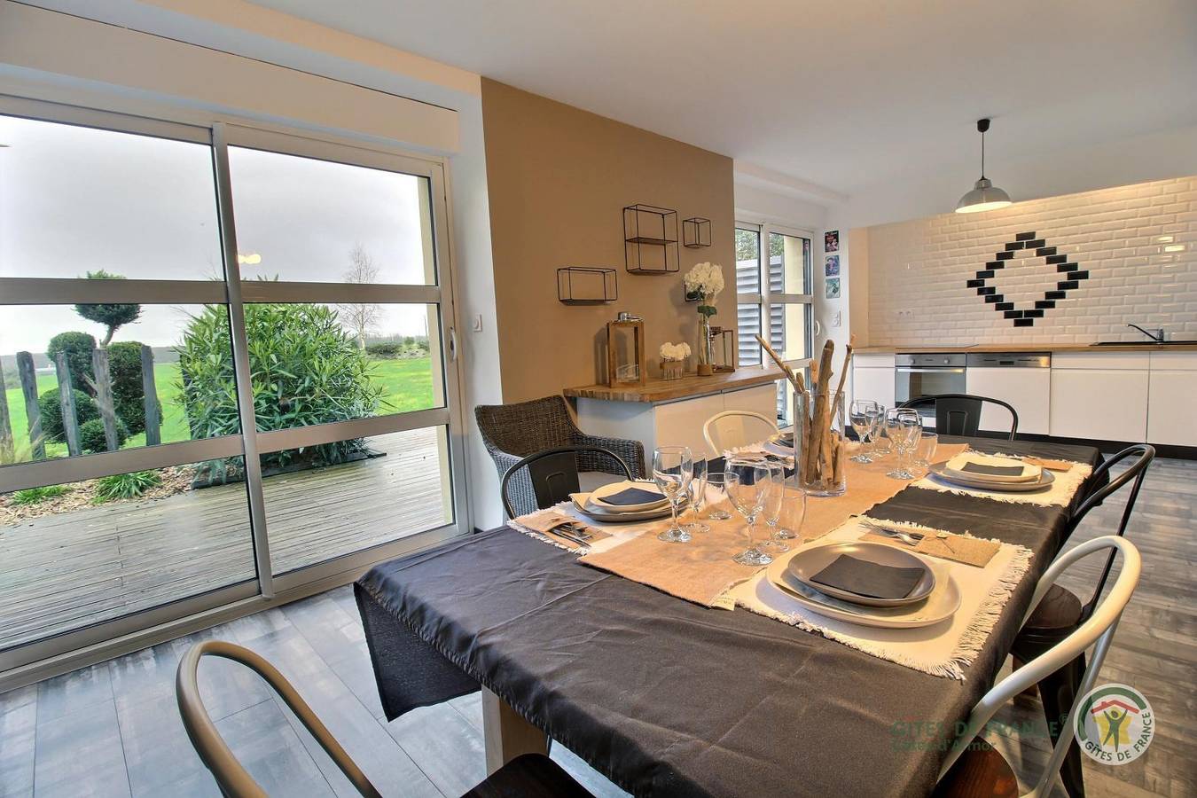 Gîte Parkside avec lit bébé et Internet in Hénanbihen, Région de Dinan