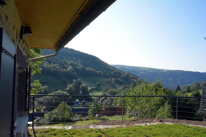 Gîte pour 4 personnes, avec jardin et terrasse, animaux acceptés à Thiézac - 3