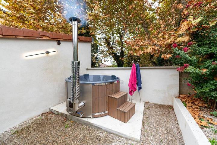 Maison d’hôte pour 4 personnes, avec jacuzzi ainsi que jardin et piscine, animaux acceptés dans Rhône - 2