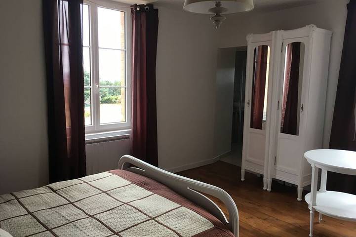 Location de vacances pour 4 personnes, avec jardin à Renaison - 3