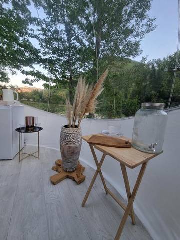 Camping pour 2 personnes, avec jardin et vue dans l' Aveyron