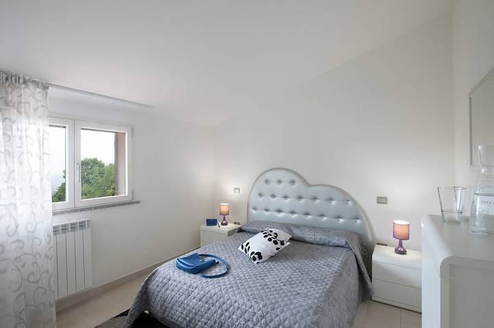 Location de vacances pour 30 personnes, avec balcon et jacuzzi ainsi que jardin et piscine à Tavullia - 4