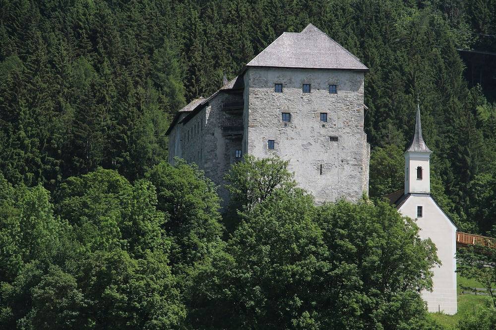 Ganze Wohnung, 1 Studio Flat walking distance to ski lifts (we have 2 in the same building) in Kitzsteinhorn - Kaprun, Kaprun