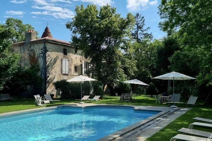 Gîte pour 4 personnes, avec jardin dans Chappes (Puy-de-Dôme)